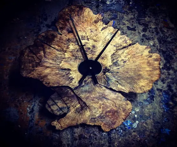 Zegar z plastra drewna